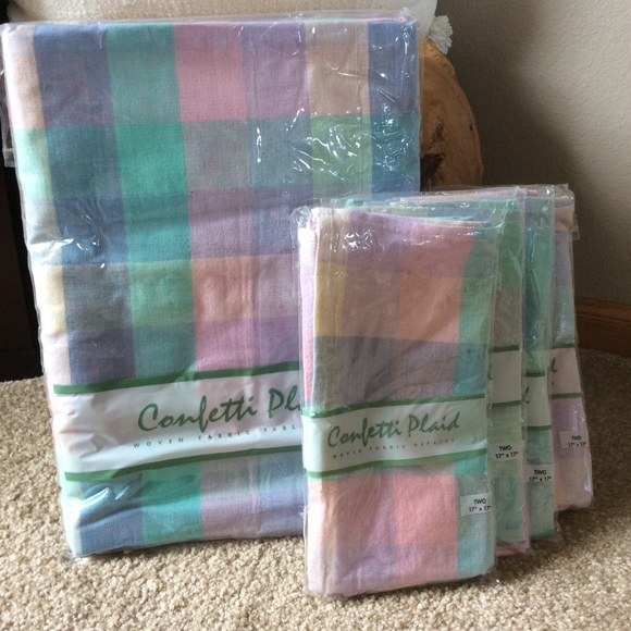 Avon Confetti Plaid Table Cloth & Napkins - Picture 1 of 3